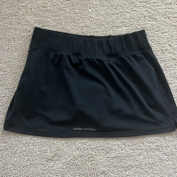 Under Armour Black fitted Tennis Golf Skirt skort with built in shorts large - Picture 2 of 6